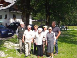 Župan obiskal 90 letnike 1